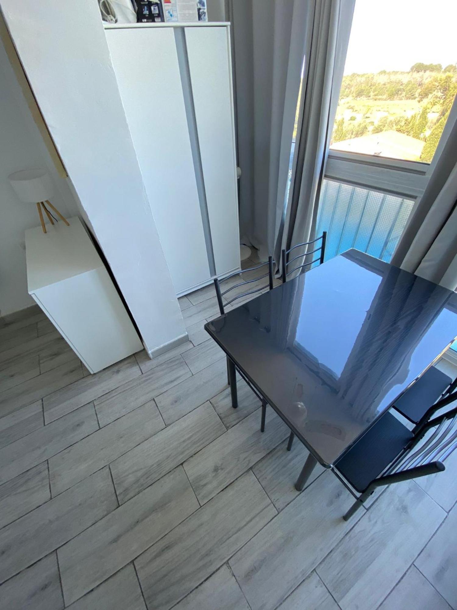 Studio Avec Piscine Et Parking Росес Екстериор снимка